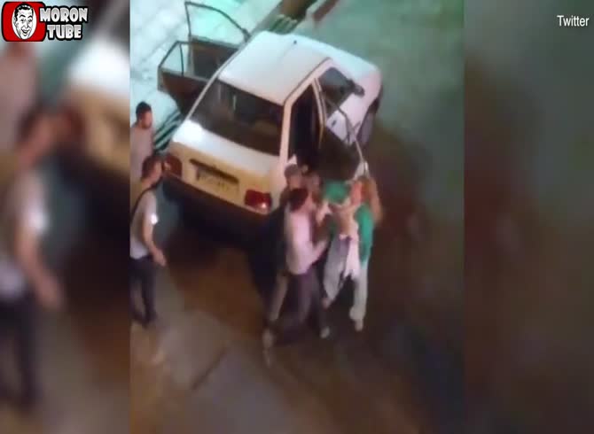 Video :A lady beats him after he attacks her because she isn't wearing a veil!